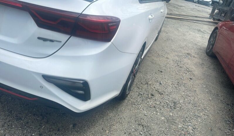 
								Salvaged Cars 2021 Kia Forte full									