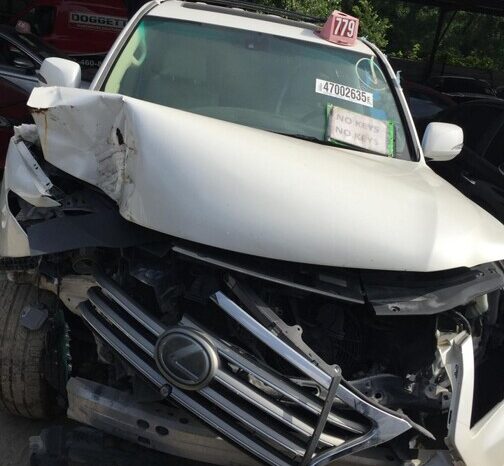 
								Salvaged Cars 2015 Lexus LX full									
