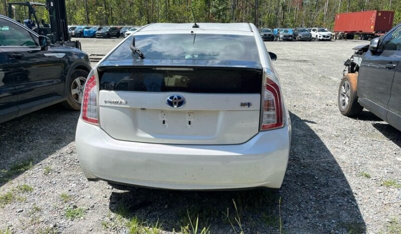 
								Salvaged Cars 2015 Toyota Prius full									