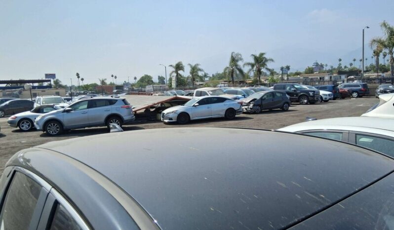 
								Salvaged Cars 2025 Nissan Kicks MPV full									