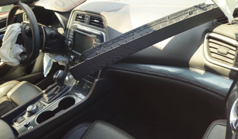 
								Salvaged Cars 2023 Nissan Maxima full									