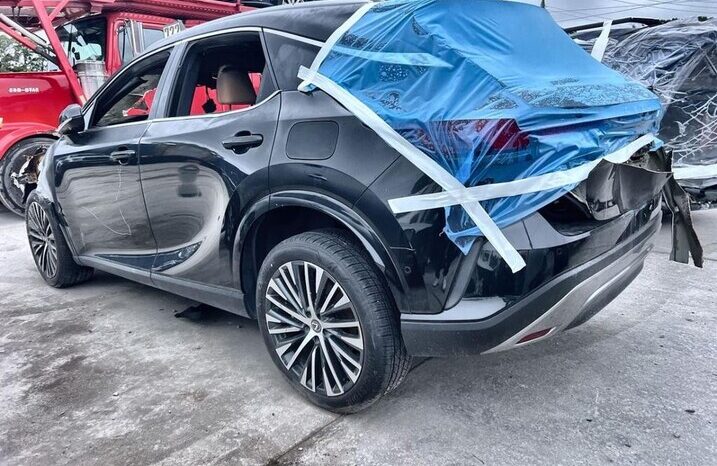 
								Salvaged Cars 2024 Lexus RX full									