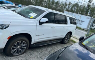 Salvaged Cars 2024 Chevrolet SUBURBAN 4WD LS