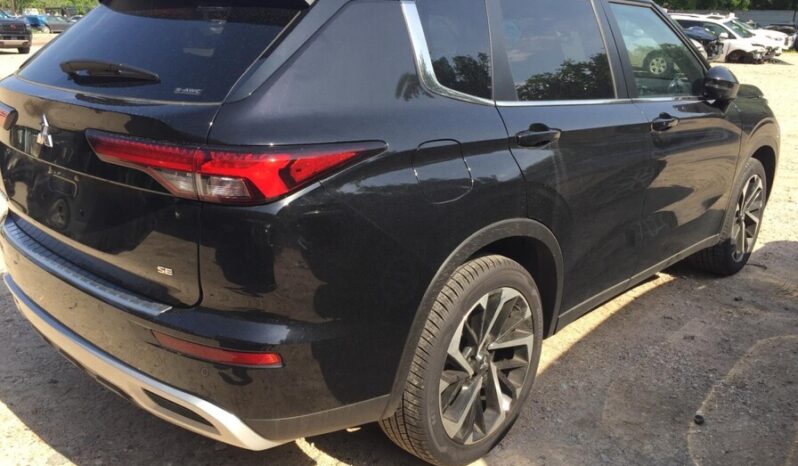 
								Salvaged Cars 2024 MITSUBISHI Outlander full									