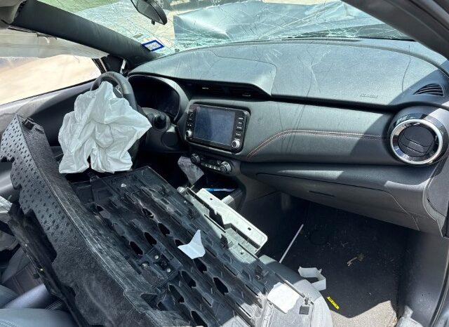 
								Salvaged Cars 2023 Nissan kicks full									