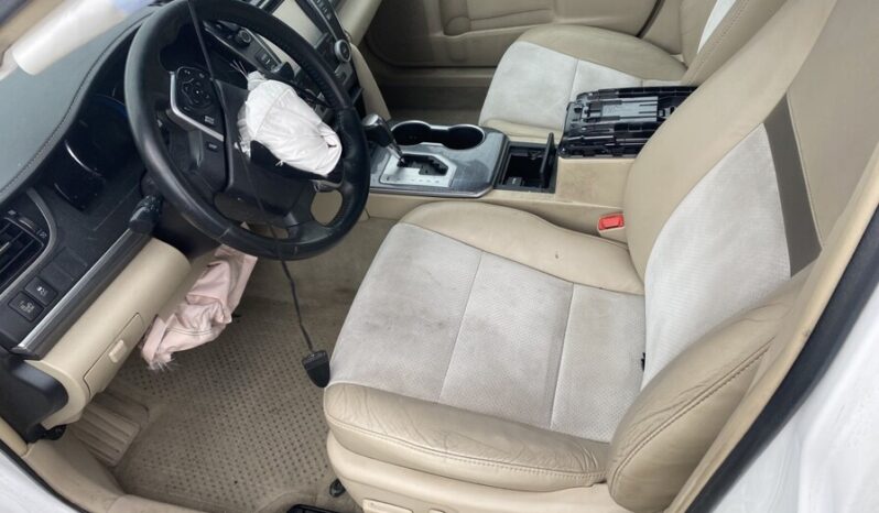 
								Salvaged Cars 2014 Toyota Camry full									