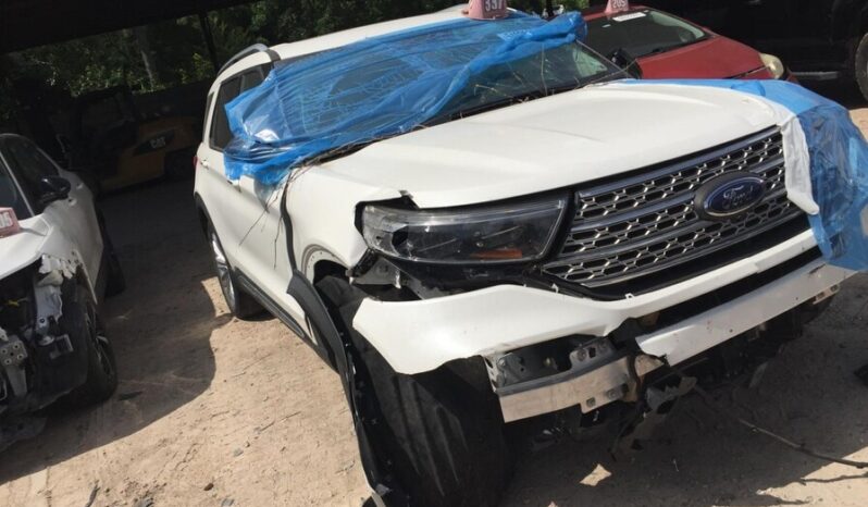 
								Salvaged Cars 2021 Ford Explorer full									