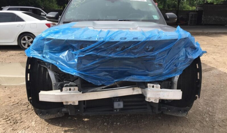 
								Salvaged Cars 2022 Ford Explorer full									