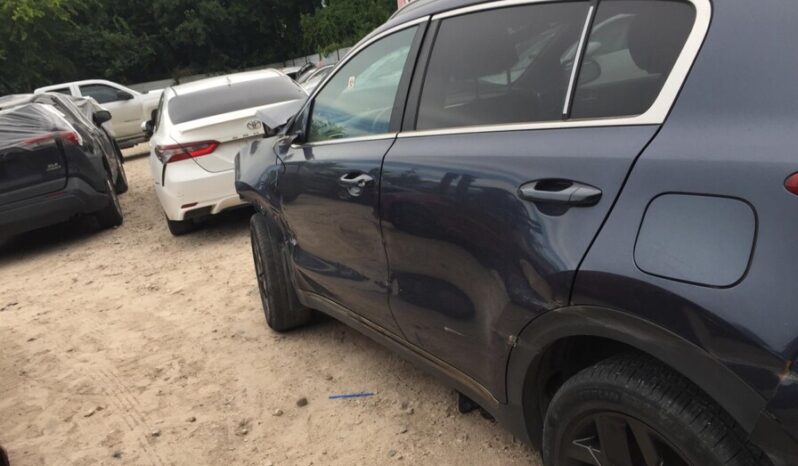 
								Salvaged Cars 2021 Kia Sportage full									