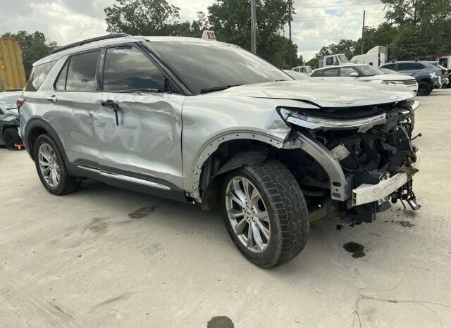 
								Salvaged Cars 2020 Ford Explorer full									