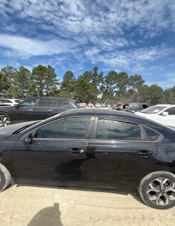 
								Salvaged Cars 2019 Kia Forte full									