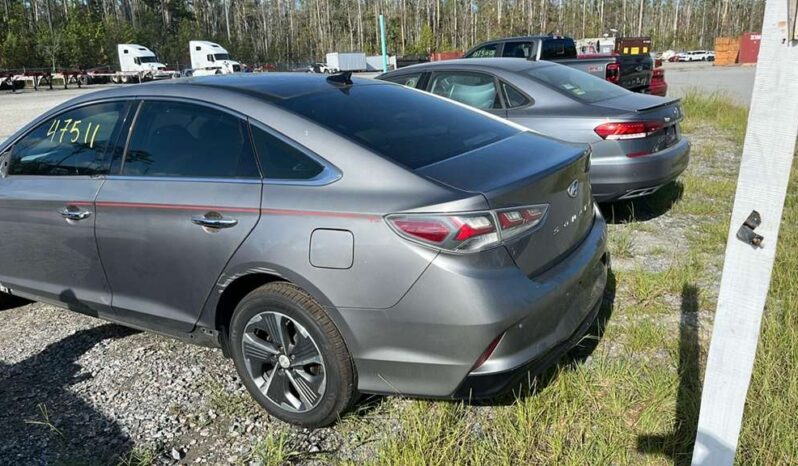 
								Salvaged Cars 2018 Hyundai Sonata full									