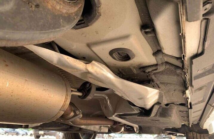 
								Salvaged Cars 2020 Toyota Highlander full									