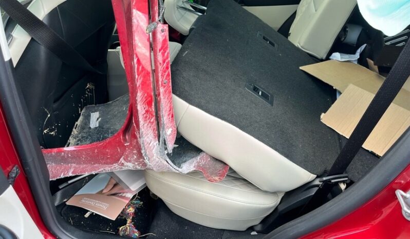 
								Salvaged Cars 2023 Ford Edge full									