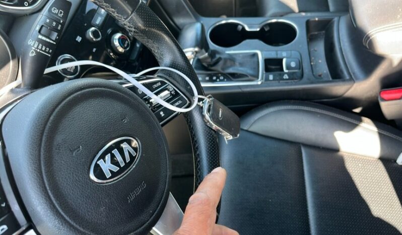 
								Salvaged Cars 2022 Kia Sportage full									