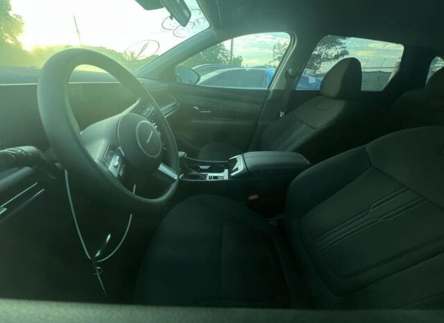 
								Salvaged Cars 2025 Hyundai Tucson full									