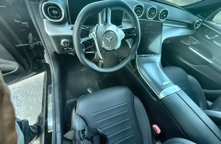 
								Salvaged Cars 2024 Mercedes-Benz C-Class full									
