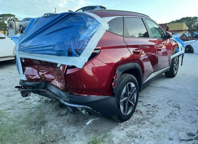 
								Salvaged Cars 2025 Hyundai Tucson full									
