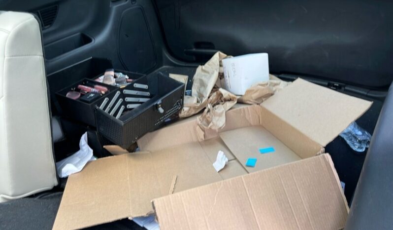 
								Salvaged Cars 2023 Ford Edge full									