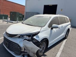 Salvaged Cars 2023 Toyota Sienna