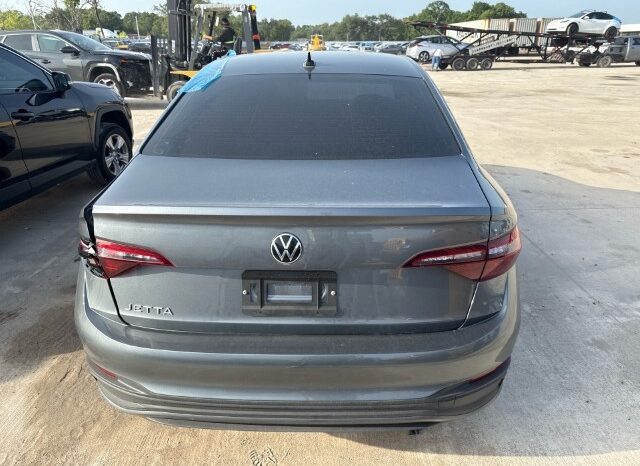 
								Salvaged Cars 2024 Volkswagen Jetta full									