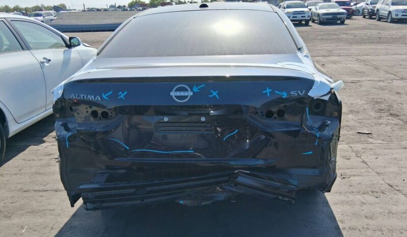 
								Salvaged Cars 2024 Nissan Altima full									
