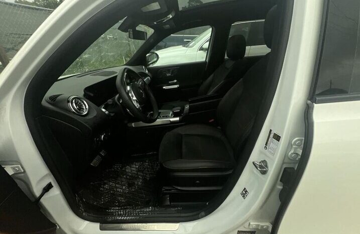 
								Salvaged Cars 2023 Mercedes-Benz GLB-Class full									