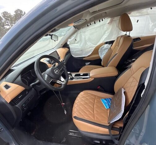 
								Salvaged Cars 2024 Nissan Sentra full									
