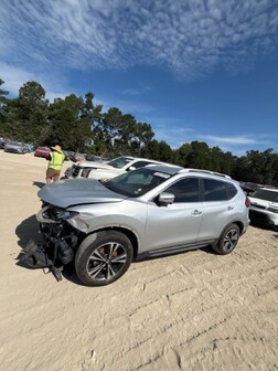 Salvaged Cars 2018 Nissan Rogue