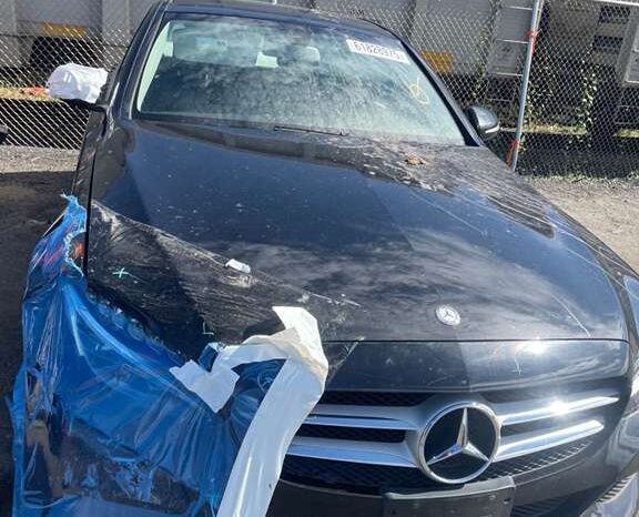
								Salvaged Cars 2015 Mercedes-Benz C-Class full									