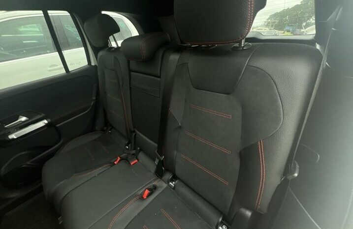 
								Salvaged Cars 2023 Mercedes-Benz GLB-Class full									