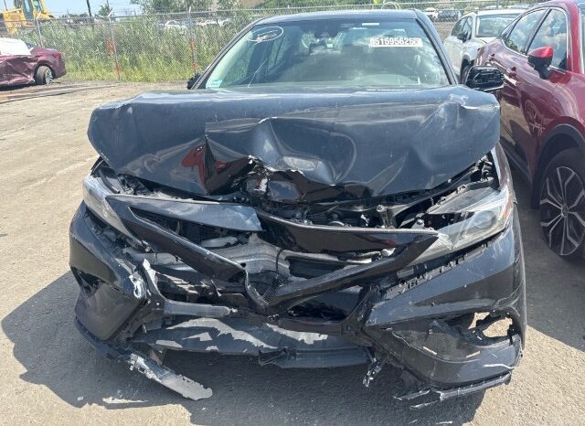 
								Salvaged Cars 2022 Toyota Camry full									