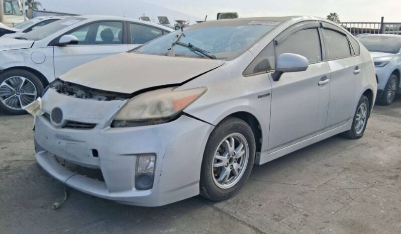 
								Salvaged Cars 2011 Toyota Prius full									
