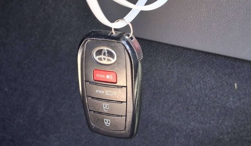 
								Salvaged Cars 2025 Toyota Camry full									