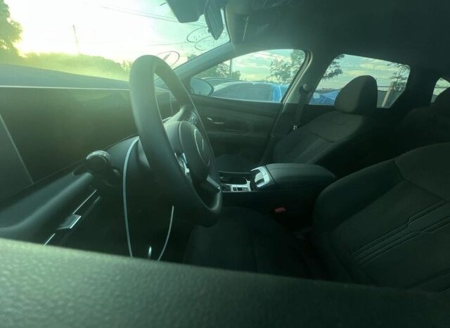 
								Salvaged Cars 2025 Hyundai Tucson full									