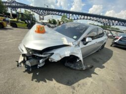 
										Salvaged Cars 2021 Toyota Camry full									