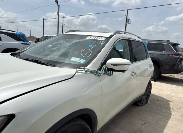 
								Salvaged Cars 2016 Nissan Rogue full									