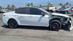 
										Salvaged Cars 2025 Toyota Camry full									