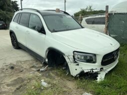 
										Salvaged Cars 2023 Mercedes-Benz GLB-Class full									