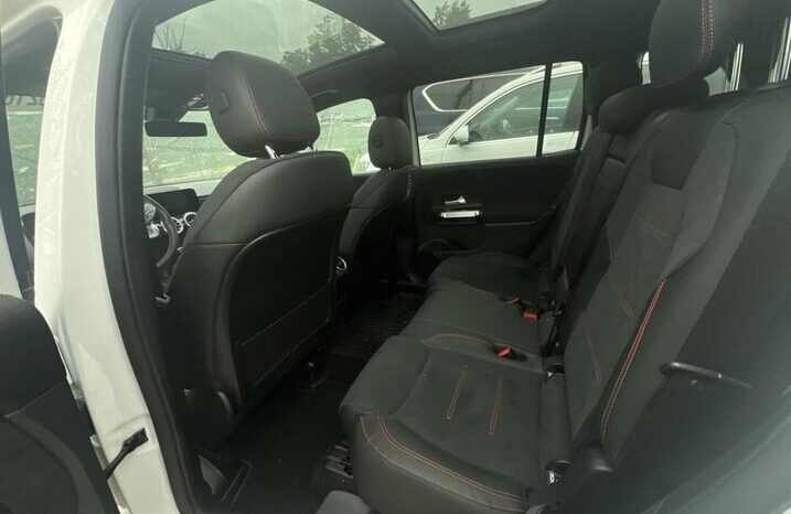 
								Salvaged Cars 2023 Mercedes-Benz GLB-Class full									