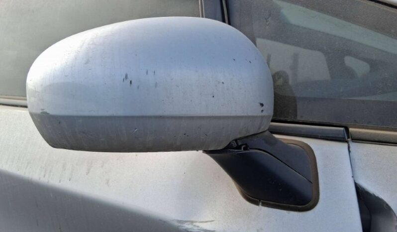 
								Salvaged Cars 2011 Toyota Prius full									