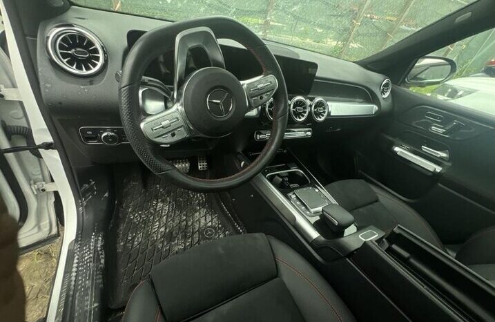 
								Salvaged Cars 2023 Mercedes-Benz GLB-Class full									