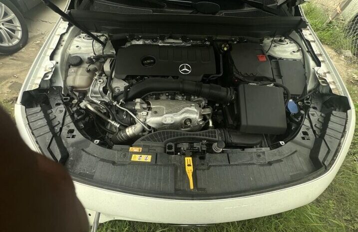
								Salvaged Cars 2023 Mercedes-Benz GLB-Class full									