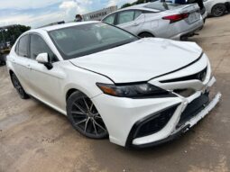 
										Salvaged Cars 2023 Toyota Camry full									