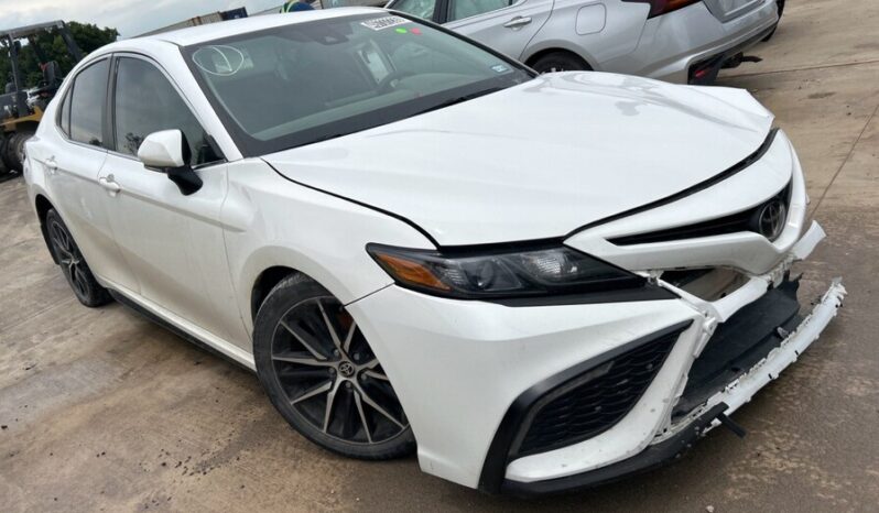 
								Salvaged Cars 2023 Toyota Camry full									