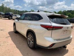 Salvaged Cars 2020 Toyota Highlander