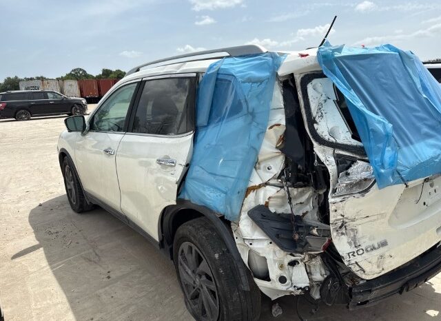 
								Salvaged Cars 2016 Nissan Rogue full									