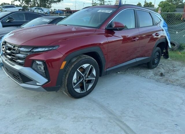 
								Salvaged Cars 2025 Hyundai Tucson full									