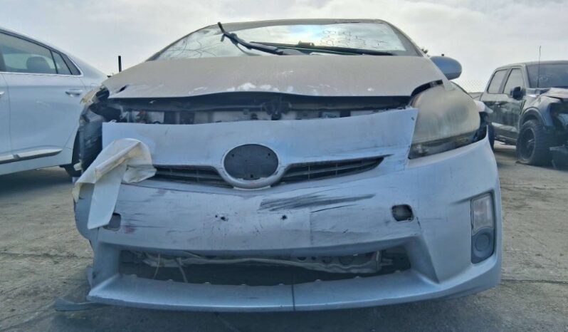 
								Salvaged Cars 2011 Toyota Prius full									