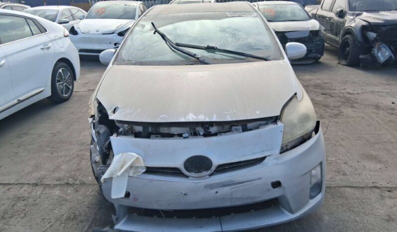 
								Salvaged Cars 2011 Toyota Prius full									